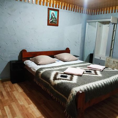 V Ulyanu Hotel Yaremche Ngoại thất bức ảnh